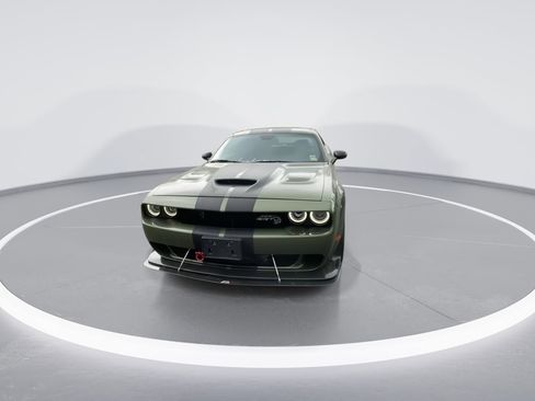 Used 2018 Dodge Challenger SRT Hellcat RWD image 5
