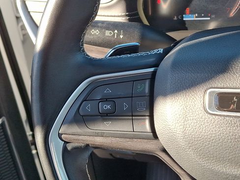 Used 2022 Jeep Grand Cherokee Limited image 21