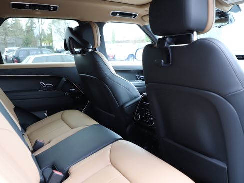 New 2026 Land Rover Range Rover Sport Dynamic SE AWD/4WD image 9