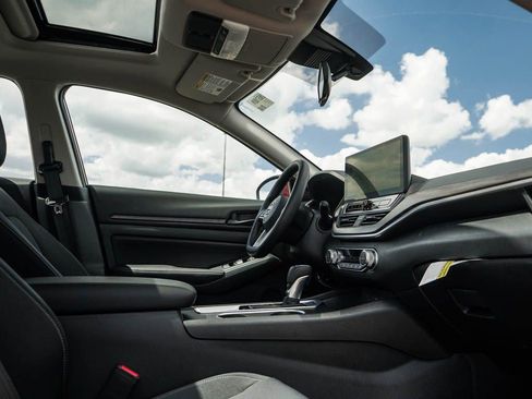 New 2026 Nissan Altima 2.5 SV w/ SV Special Edition Package FWD image 9