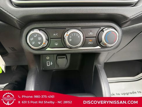 Certified 2022 Nissan Versa S image 19