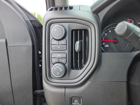 Used 2023 Chevrolet Silverado 2500 Custom w/ Custom Convenience Package AWD/4WD image 29