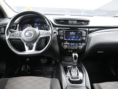 Used 2019 Nissan Rogue Sport SV w/ All-Weather Package AWD/4WD image 19