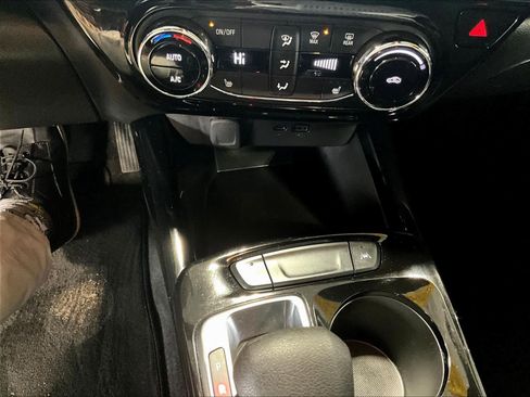 Used 2024 Chevrolet Trax RS w/ Driver Confidence Package image 25