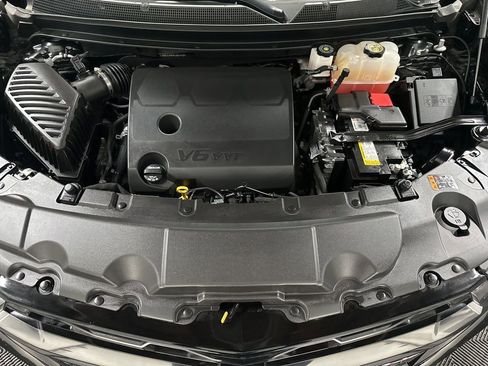 Used 2023 Chevrolet Traverse RS image 44