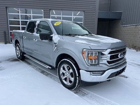 Certified 2022 Ford F150 XLT w/ Equipment Group 302A High image 3