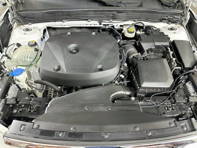 Used 2021 Volvo XC40 T5 Momentum w/ Protection Package Premier AWD/4WD image 36