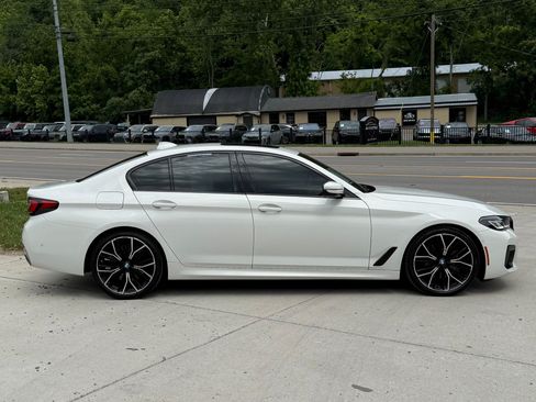 Used 2022 BMW 530i w/ M Sport Package RWD image 7