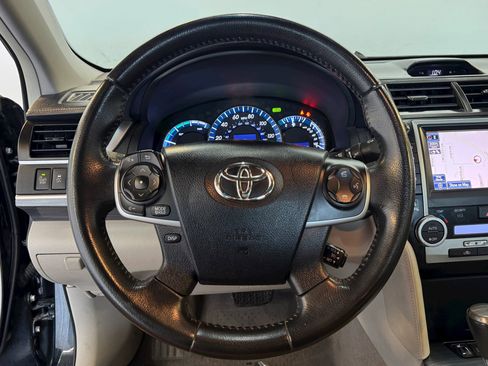 Used 2013 Toyota Camry XLE w/ Leather Pkg FWD image 16