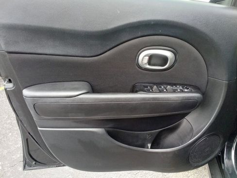 Used 2014 Kia Soul + FWD image 7