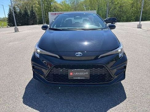 Used 2026 Toyota Corolla SE FWD image 3