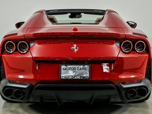 Used 2021 Ferrari 812 GTS image 11