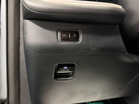 Used 2025 Lincoln Navigator L Reserve image 19