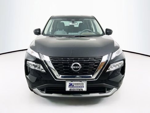 Used 2023 Nissan Rogue SV image 2