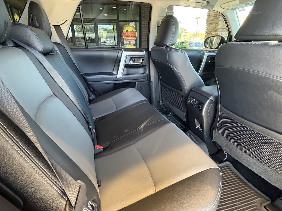 Used 2022 Toyota 4Runner SR5 Premium w/ Moonroof Package AWD/4WD image 32