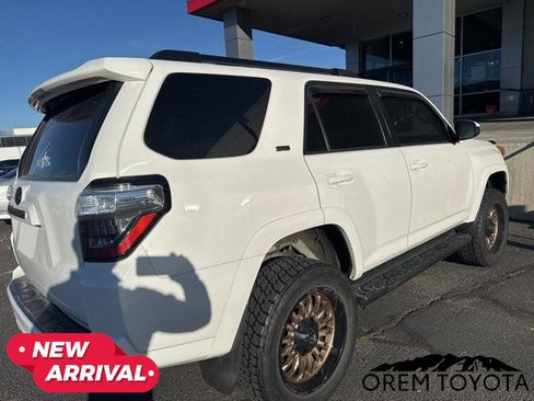 Used 2014 Toyota 4Runner SR5 image 6