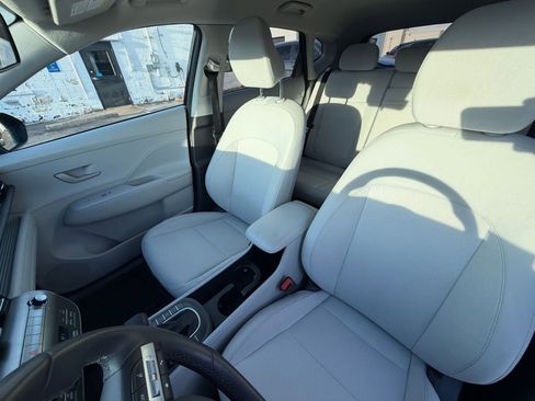 Used 2025 Hyundai Kona SEL image 36