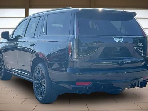 Used 2023 Cadillac Escalade V w/ LPO, ONYX Package AWD/4WD image 13