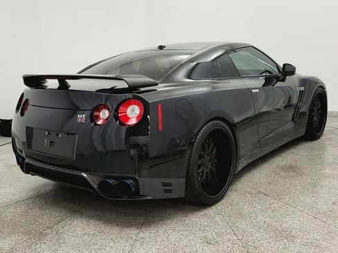 Used 2014 Nissan GT-R Black Edition AWD/4WD image 5