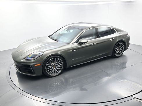 Used 2025 Porsche Panamera 4 image 37