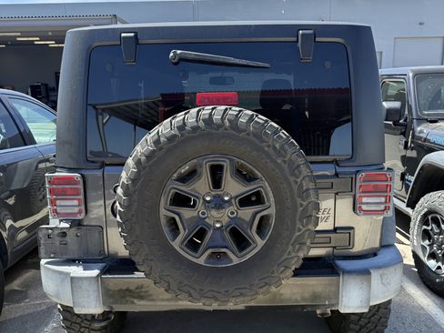 Used 2017 Jeep Wrangler Sport AWD/4WD image 4