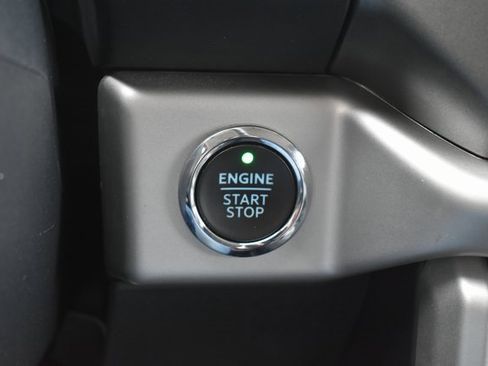 Used 2023 Ford Expedition Max XLT image 23