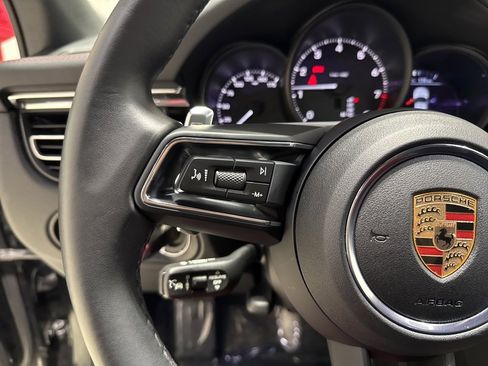 Used 2025 Porsche Macan Turbo image 27