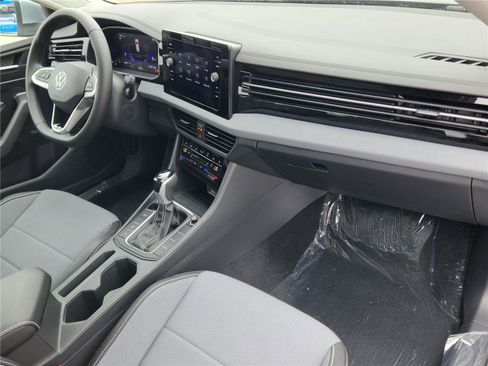 New 2025 Volkswagen Jetta SE image 13