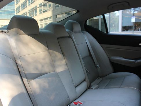 Used 2020 Nissan Altima 2.5 S FWD image 22