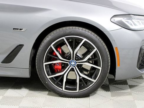 Used 2023 BMW 530e w/ M Sport Package image 45