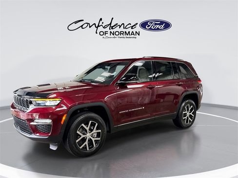 Used 2025 Jeep Grand Cherokee Limited image 4