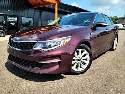 Used 2018 Kia Optima LX w/ 17" Alloy Wheels Package FWD image 1