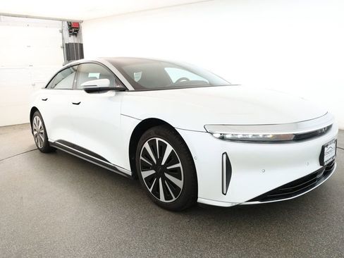 Used 2023 Lucid Air Touring image 3
