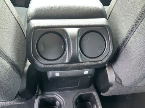 Used 2025 Jeep Wrangler Unlimited Sport AWD/4WD image 22