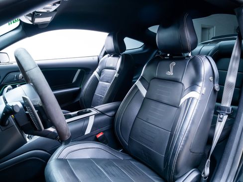 Used 2020 Ford Mustang Shelby GT500 w/ Technology Package RWD image 18
