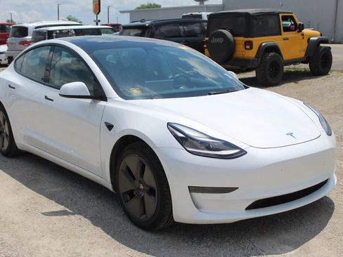 Used 2021 Tesla Model 3 Standard Range Plus RWD image 8