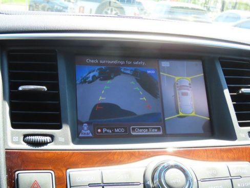 Used 2017 INFINITI QX80 w/ Deluxe Technology Package image 32