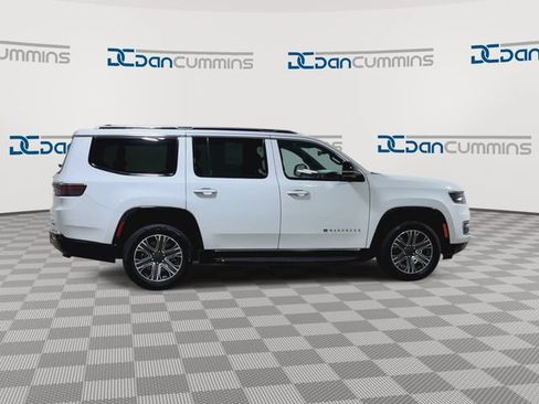 Used 2024 Jeep Wagoneer Series II AWD/4WD image 2