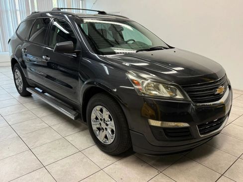 Used 2015 Chevrolet Traverse LS FWD image 1