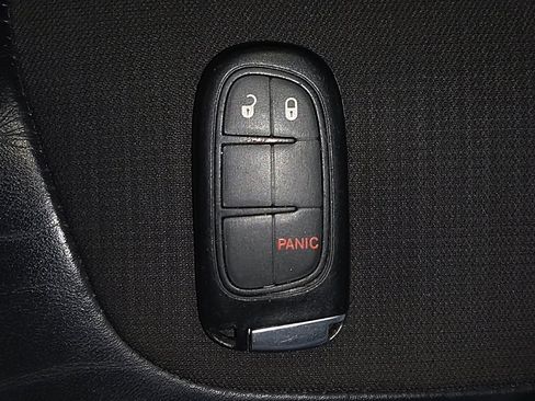 Used 2018 Jeep Cherokee Latitude Plus image 32