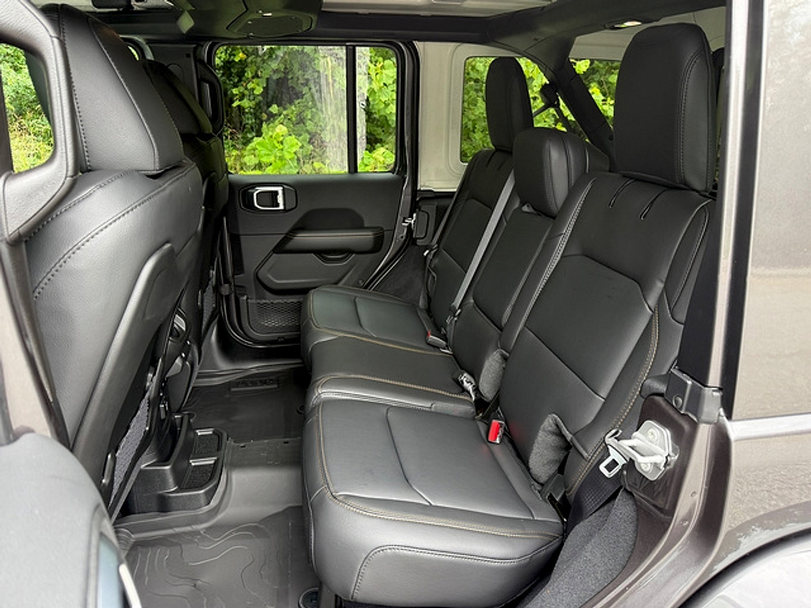 New 2026 Jeep Wrangler Unlimited Sahara AWD/4WD image 15