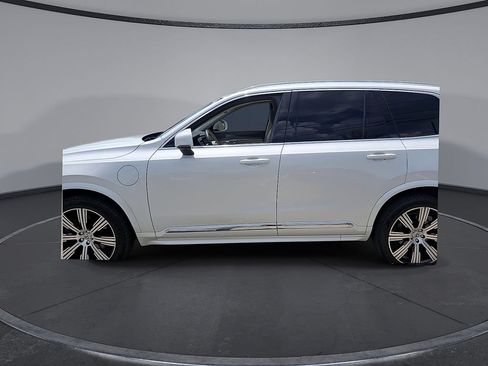 Certified 2025 Volvo XC90 T8 Ultra w/ Protection Package Premier AWD/4WD image 2
