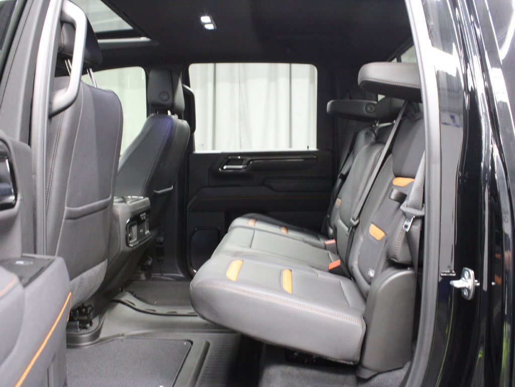 Used 2025 GMC Sierra 2500 AT4 AWD/4WD image 17