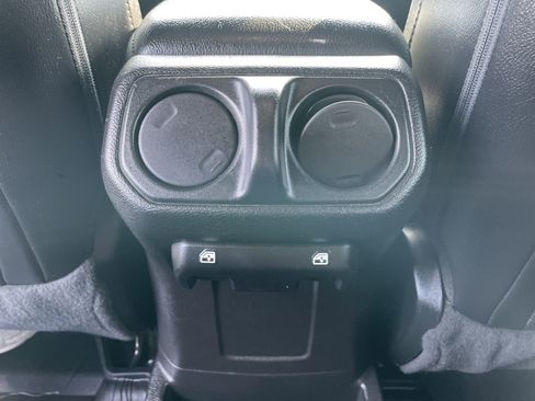 Used 2020 Jeep Wrangler Unlimited Sport image 27