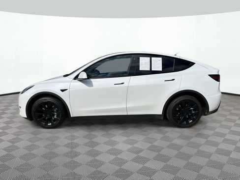 Used 2022 Tesla Model Y Long Range AWD/4WD image 9