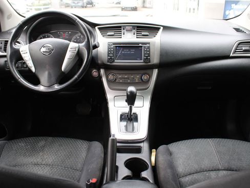 Used 2013 Nissan Sentra SR w/ Premium Pkg image 14