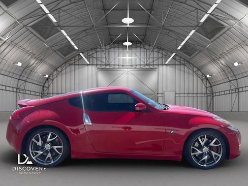 Used 2016 Nissan 370Z Coupe RWD image 4
