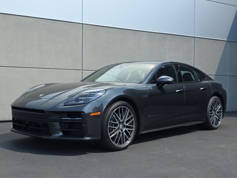 Used 2024 Porsche Panamera image 1