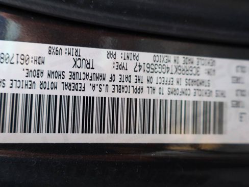 Used 2016 RAM 1500 Express RWD image 36