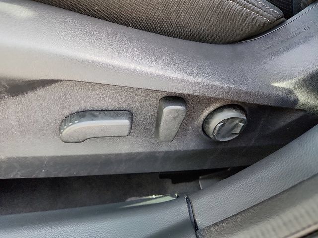 Used 2025 Subaru Outback Premium AWD/4WD image 14